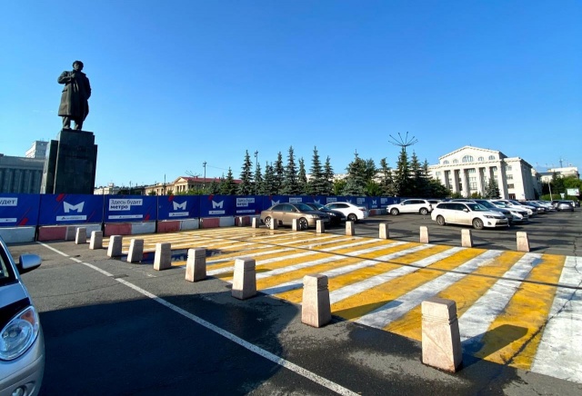 Парковку на площади Революции закроют из-за строительства метро