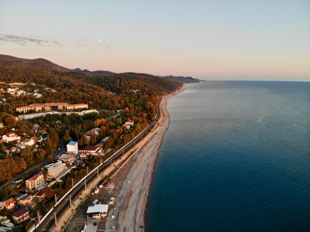 Ввести сиесту в южных регионах России предложил Леонид Слуцкий