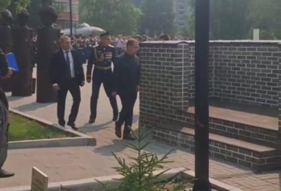 Дмитрий Медведев прилетел в Красноярск