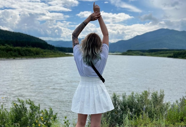 Малиновое озеро и снежная река: красноярцы рассказали о любимых местах отдыха на воде