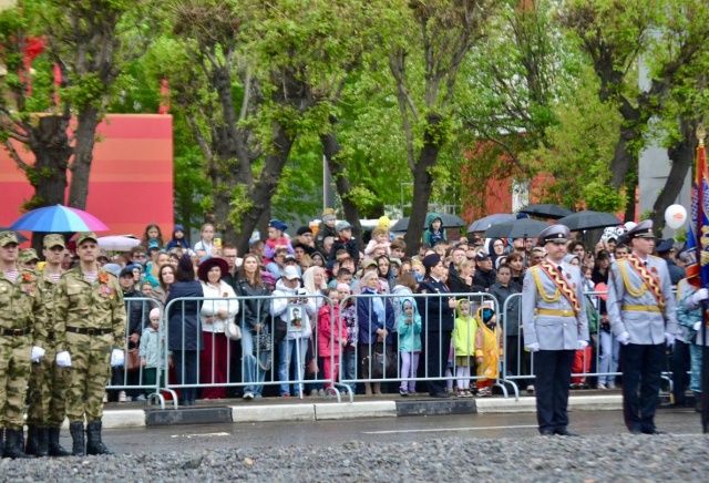 Вода, еда и воздушный змей: список вещей, с которыми не пустят на шествие в честь Дня Победы в Красноярске
