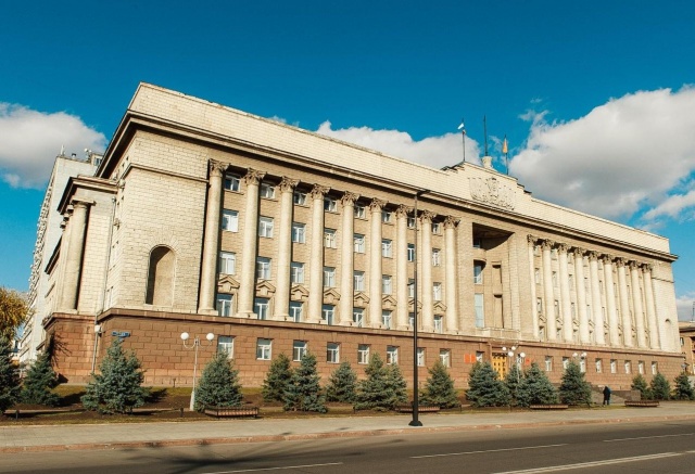 Крайизбирком зарегистрировал пятерых кандидатов на пост губернатора 