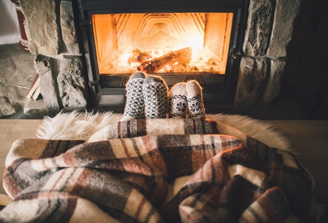 «Подари дрова»: как помочь тем, кому не хватает тепла