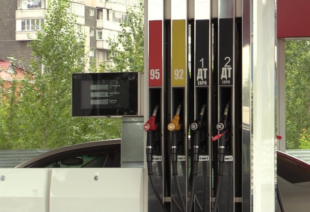 Продажу бензина несовершеннолетним ограничили в Красноярском крае