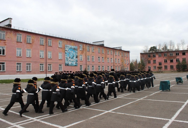 «Выстриг волосы посреди головы»: воспитателя обвинили в издевательствах над кадетами в Кедровом